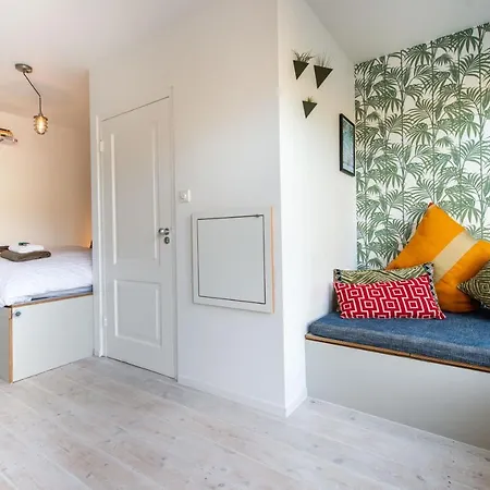 Prinsengracht Canal Bed & Breakfast 2*
