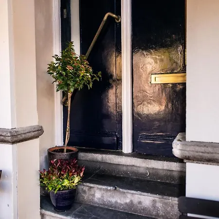 Prinsengracht Canal Bed & Breakfast 2*